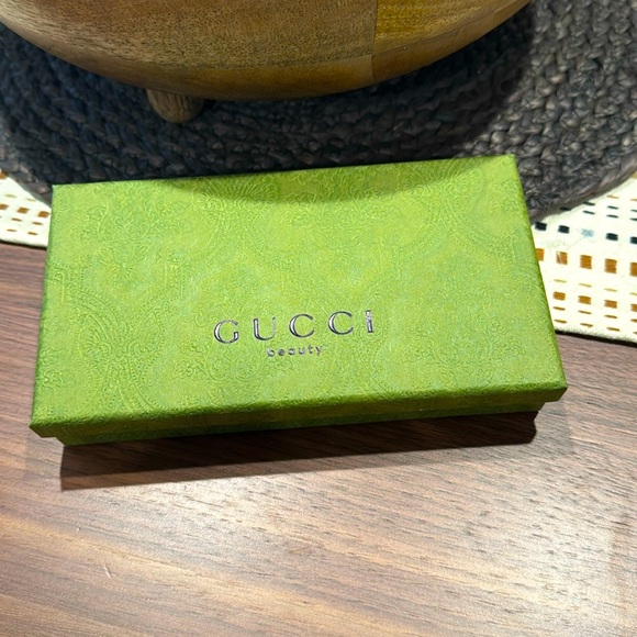 Gucci Other - Gucci fragrance sample box